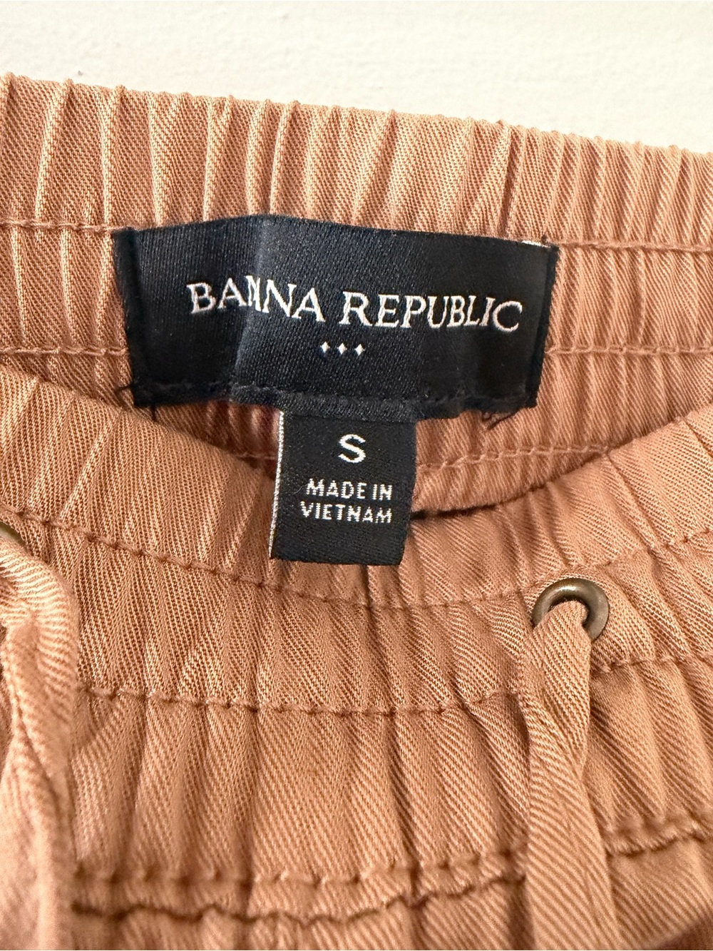 Banana Republic Men's Brown Drawstring Chinos - Picture 4 of 6